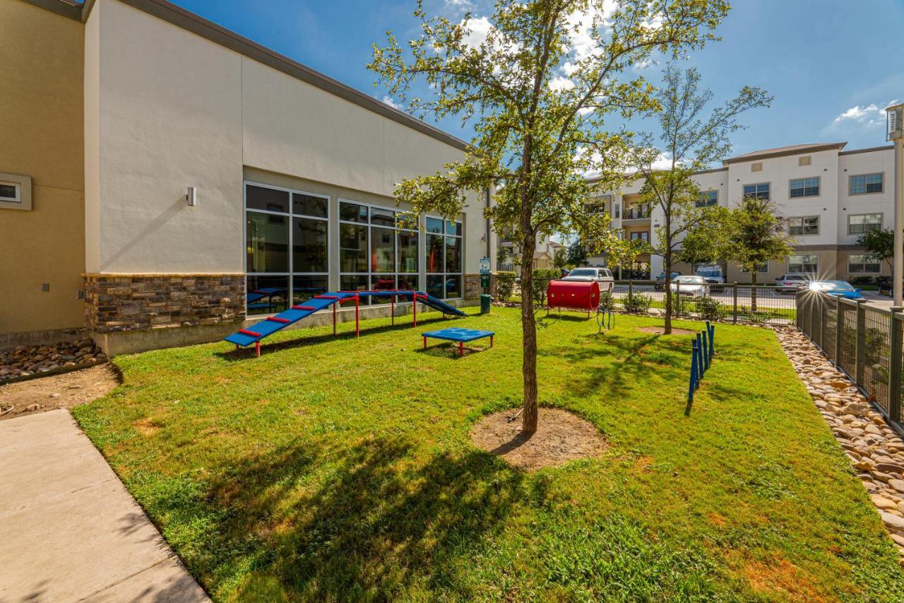 Luxe 3B/2B Getaway - Pool, Gym, Parking, Pet Wash Apartment Leander Exterior photo